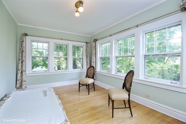 192 Park Avenue Glencoe, IL 60022 - Photo 12 of 24 a living room with furniture and a large window