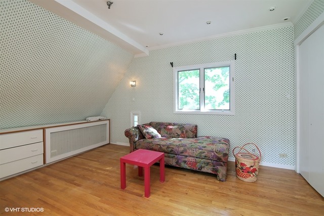 192 Park Avenue Glencoe, IL 60022 - Photo 13 of 24 a living room with furniture a window and a wooden floor