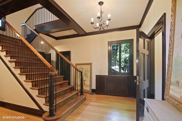 192 Park Avenue Glencoe, IL 60022 - Photo 3 of 24 a view of entryway and hall with wooden floor