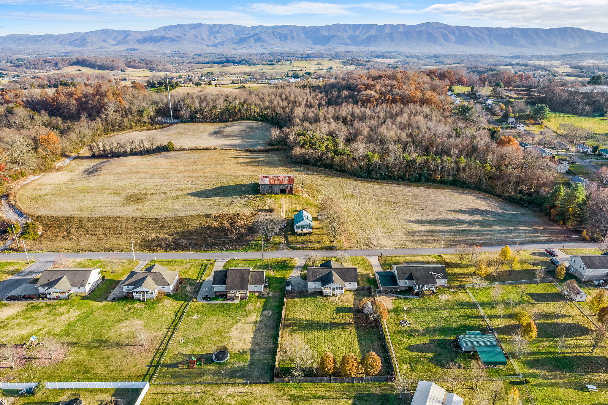 405 Pinto Road Greeneville, TN 37745 - Photo 4 of 30 3-web-or-mls-Pinto Rd 3