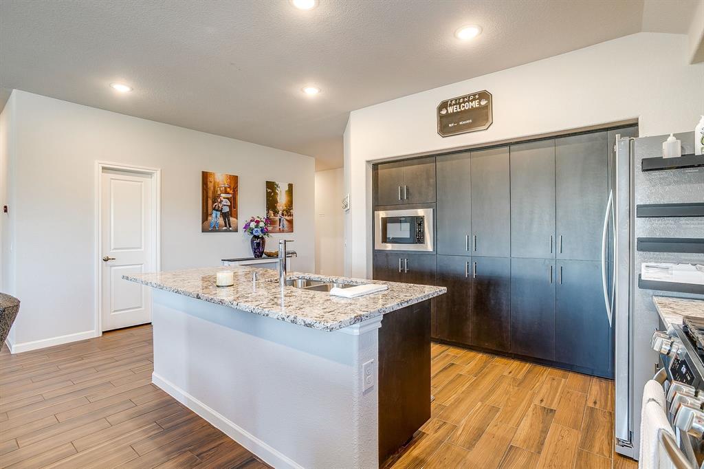 928 Ridgehurst Drive Godley, TX 76044 - Photo 11 of 40