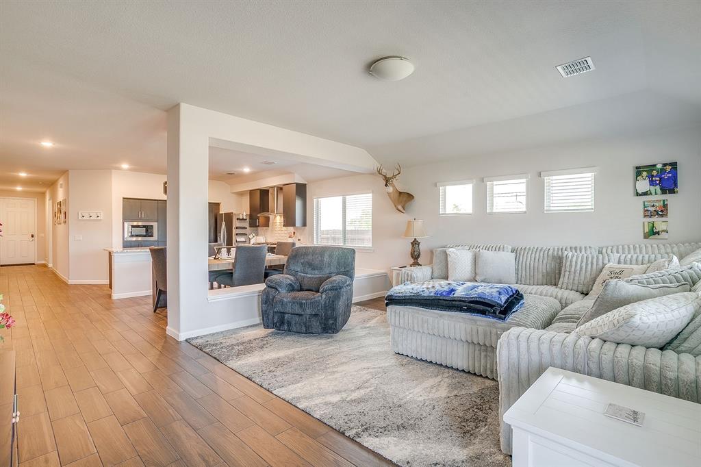 928 Ridgehurst Drive Godley, TX 76044 - Photo 17 of 40