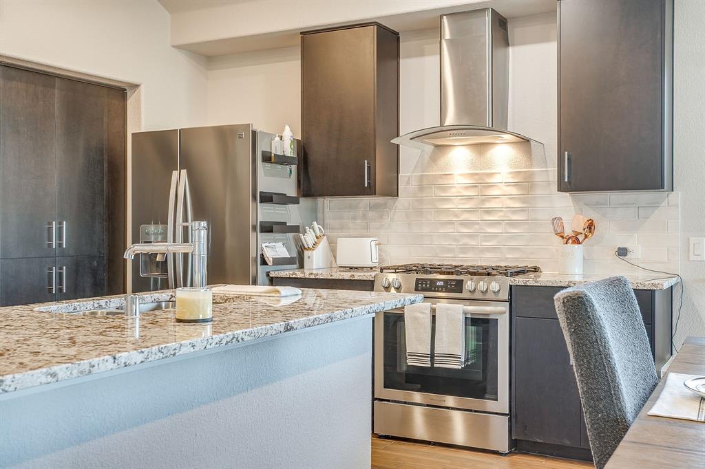 928 Ridgehurst Drive Godley, TX 76044 - Photo 2 of 40