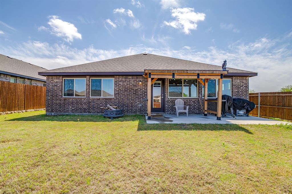 928 Ridgehurst Drive Godley, TX 76044 - Photo 5 of 40