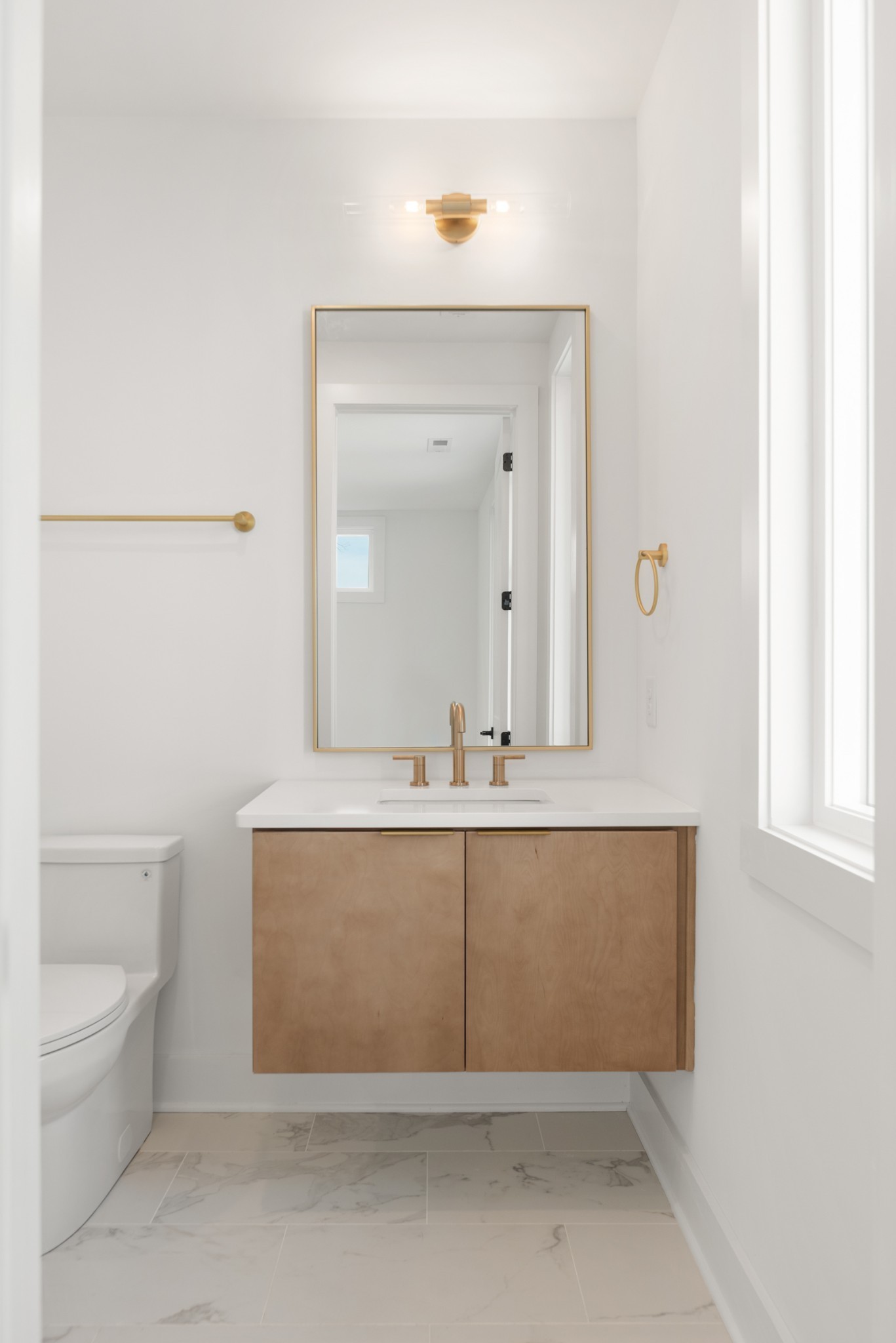 3026 Edwin Street Nashville, TN 37207 - Photo 20 of 48 a bathroom with a bathtub and a sink