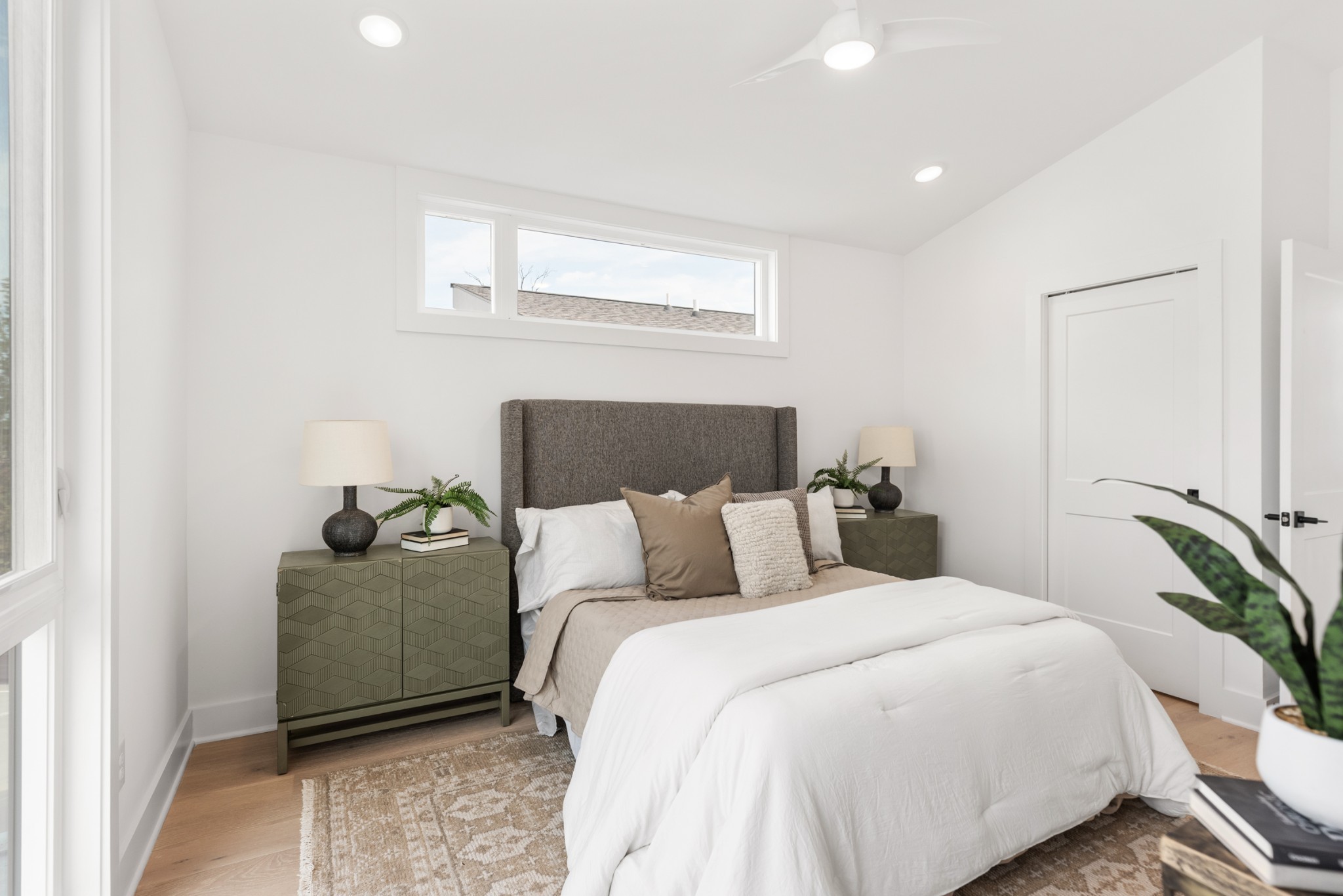 3026 Edwin Street Nashville, TN 37207 - Photo 28 of 48 a bedroom with bed window and couch