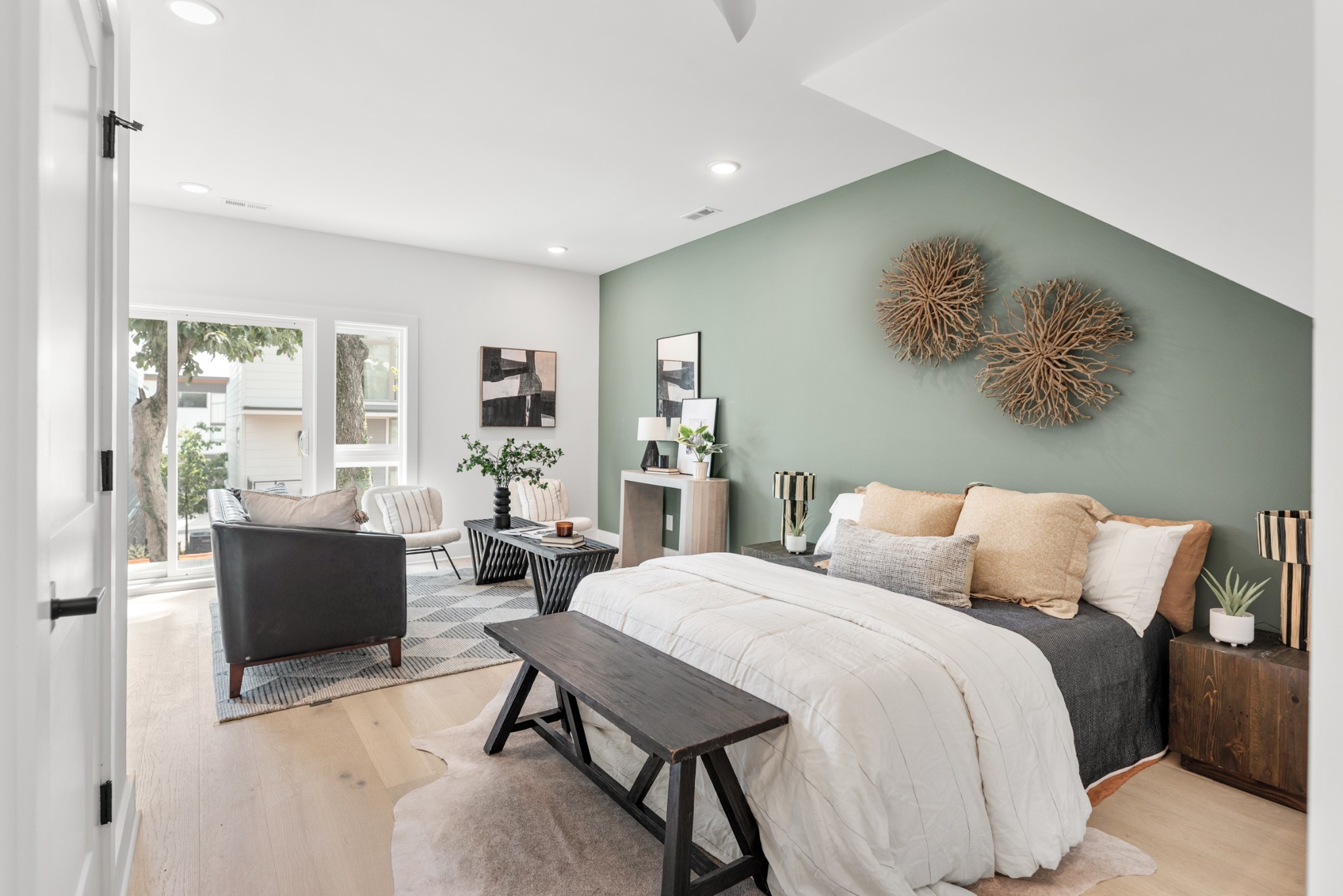 3026 Edwin Street Nashville, TN 37207 - Photo 42 of 48 a spacious bedroom with a bed and glass table