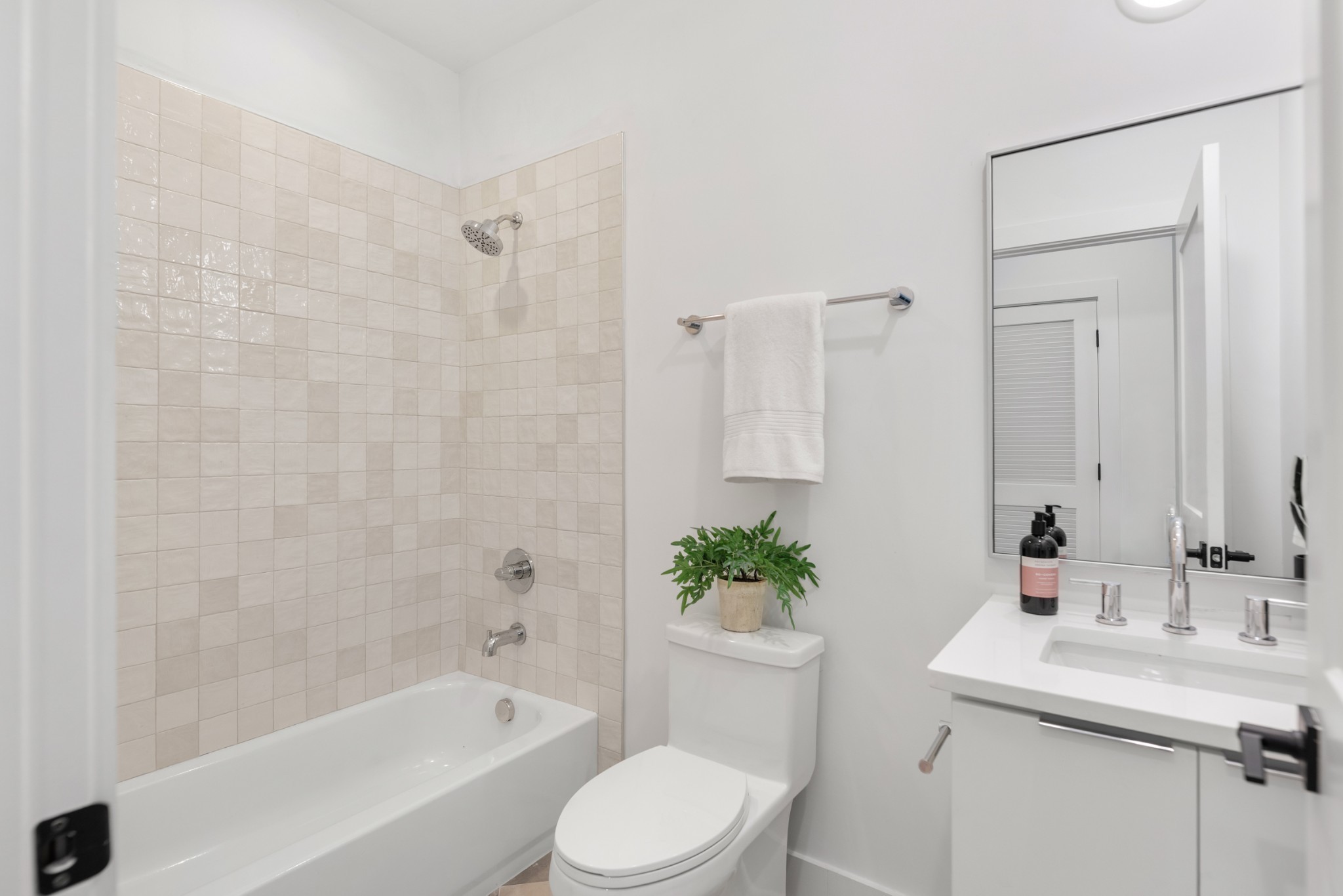 3026 Edwin Street Nashville, TN 37207 - Photo 43 of 48 a bathroom with a sink toilet and shower