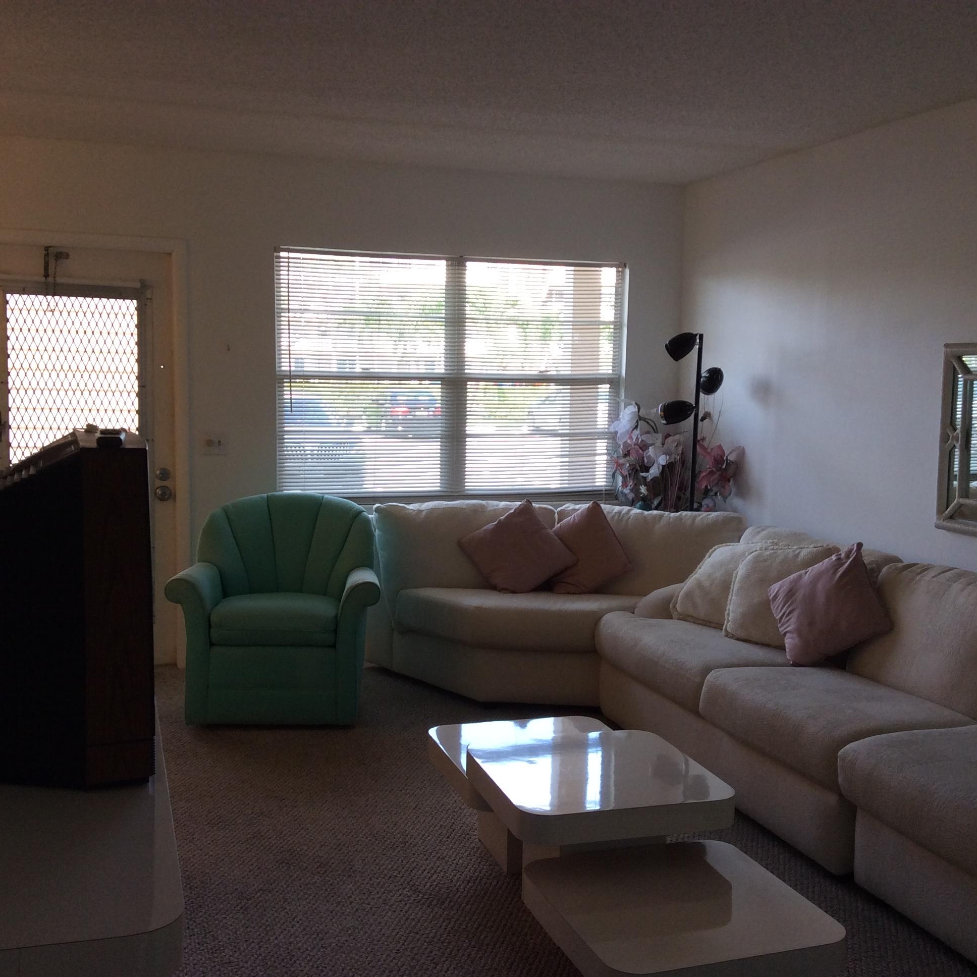 1052 Newcastle A Boca Raton, FL 33434 - Photo 5 of 12 Living Room