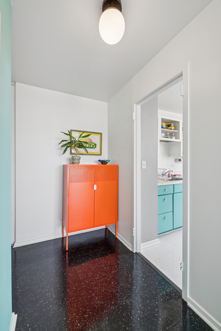 70 West Burton Place, Unit 2001F Chicago, IL 60610 - Photo 16 of 22