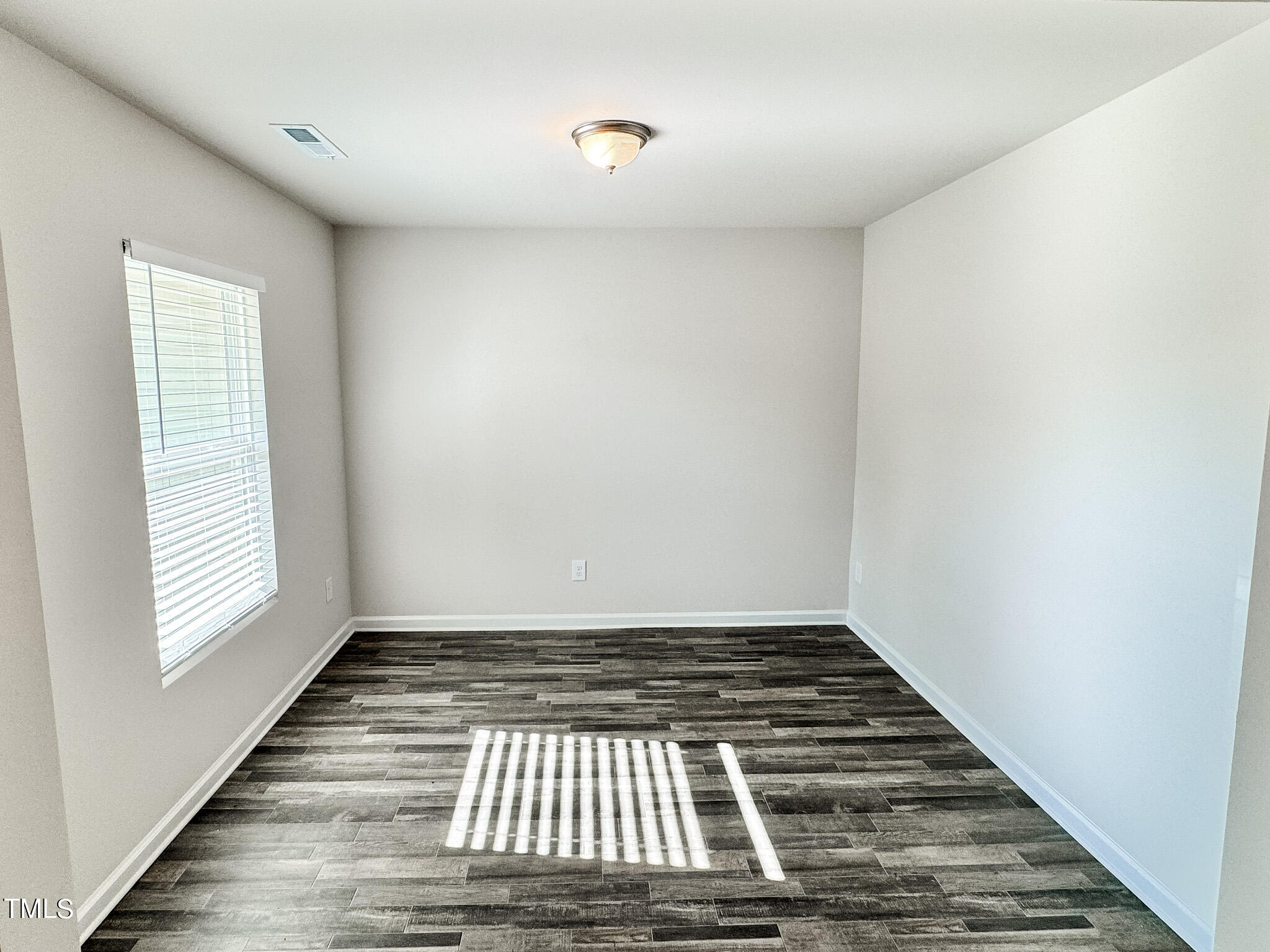 378 East Waycliff Road Henderson, NC 27537 - Photo 3 of 23 2