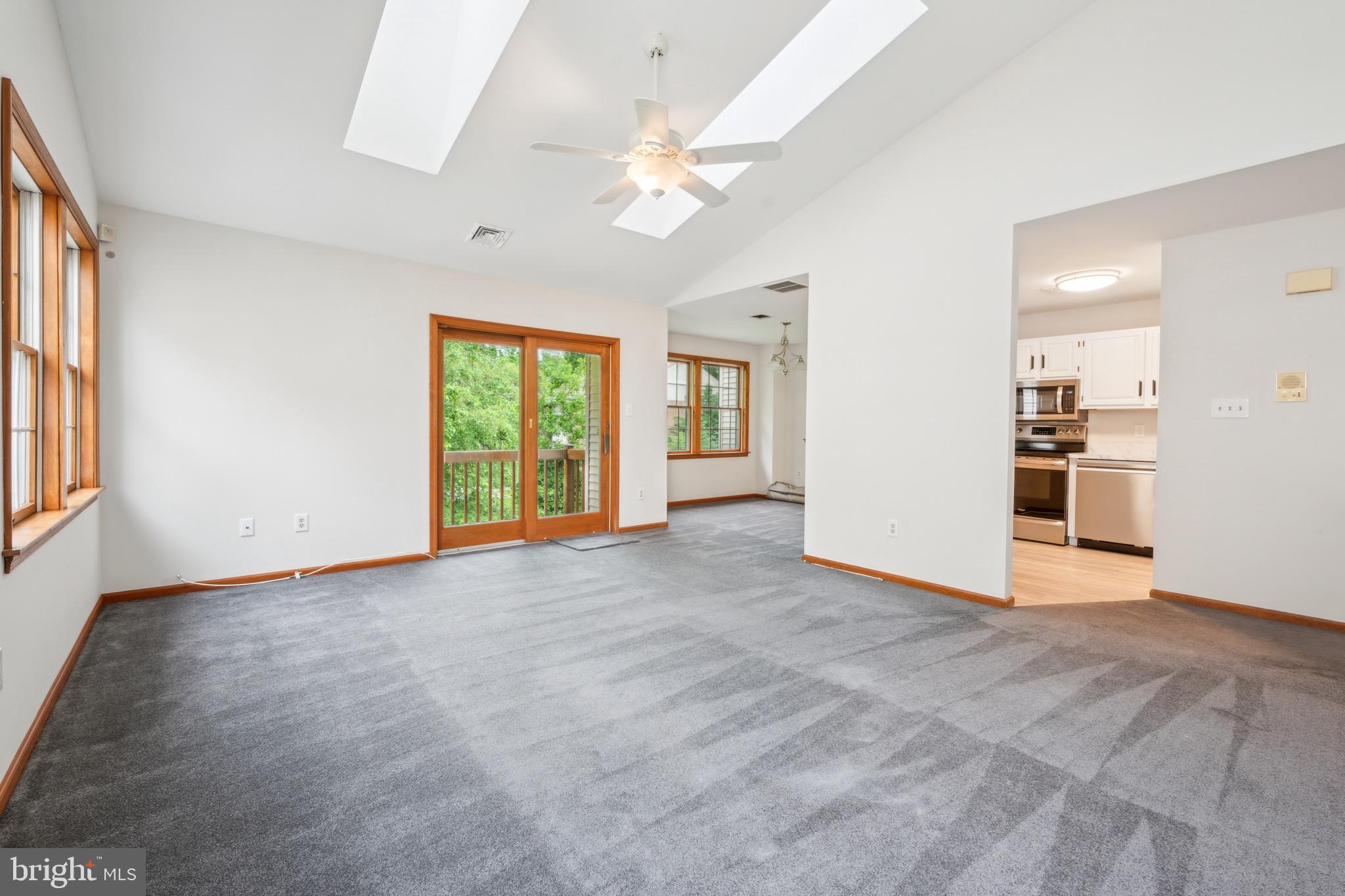 53 Eraser Road Moorestown, NJ 08057 - Photo 4 of 25 Skylights!