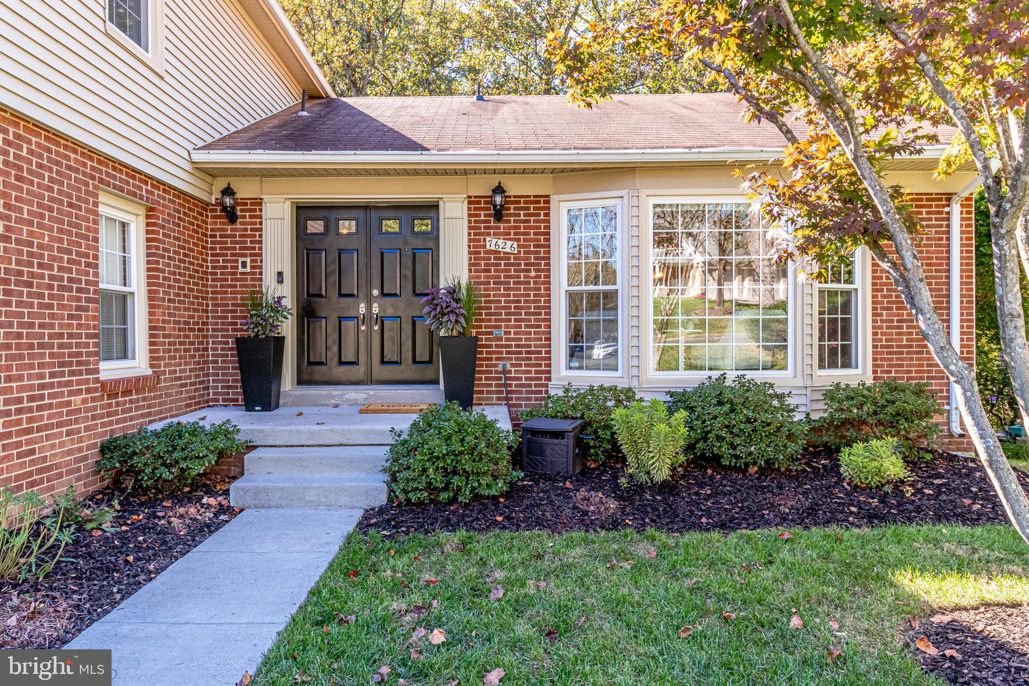 7626 Chancellor Way Springfield, VA 22153 - Photo 3 of 38 Gallery Image 3