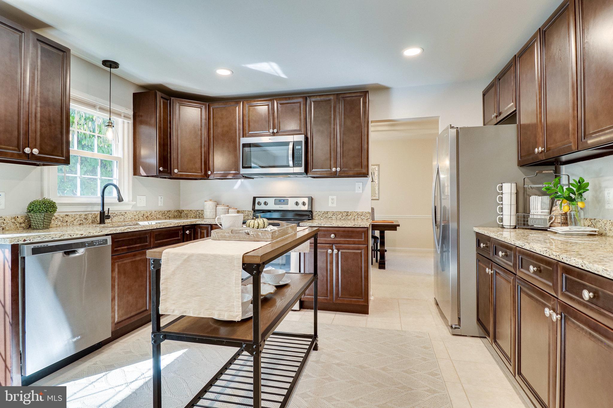 7626 Chancellor Way Springfield, VA 22153 - Photo 8 of 38 Gallery Image 8