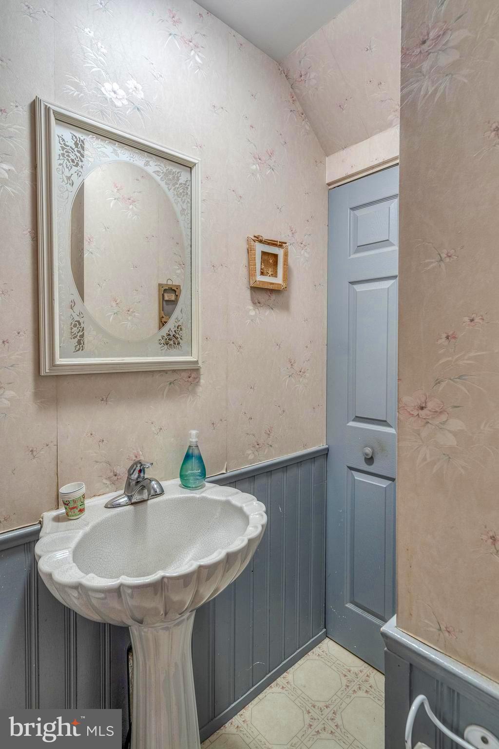 3332 Welsh Road Philadelphia, PA 19136 - Photo 13 of 49 1/2 Bath on Main Floor