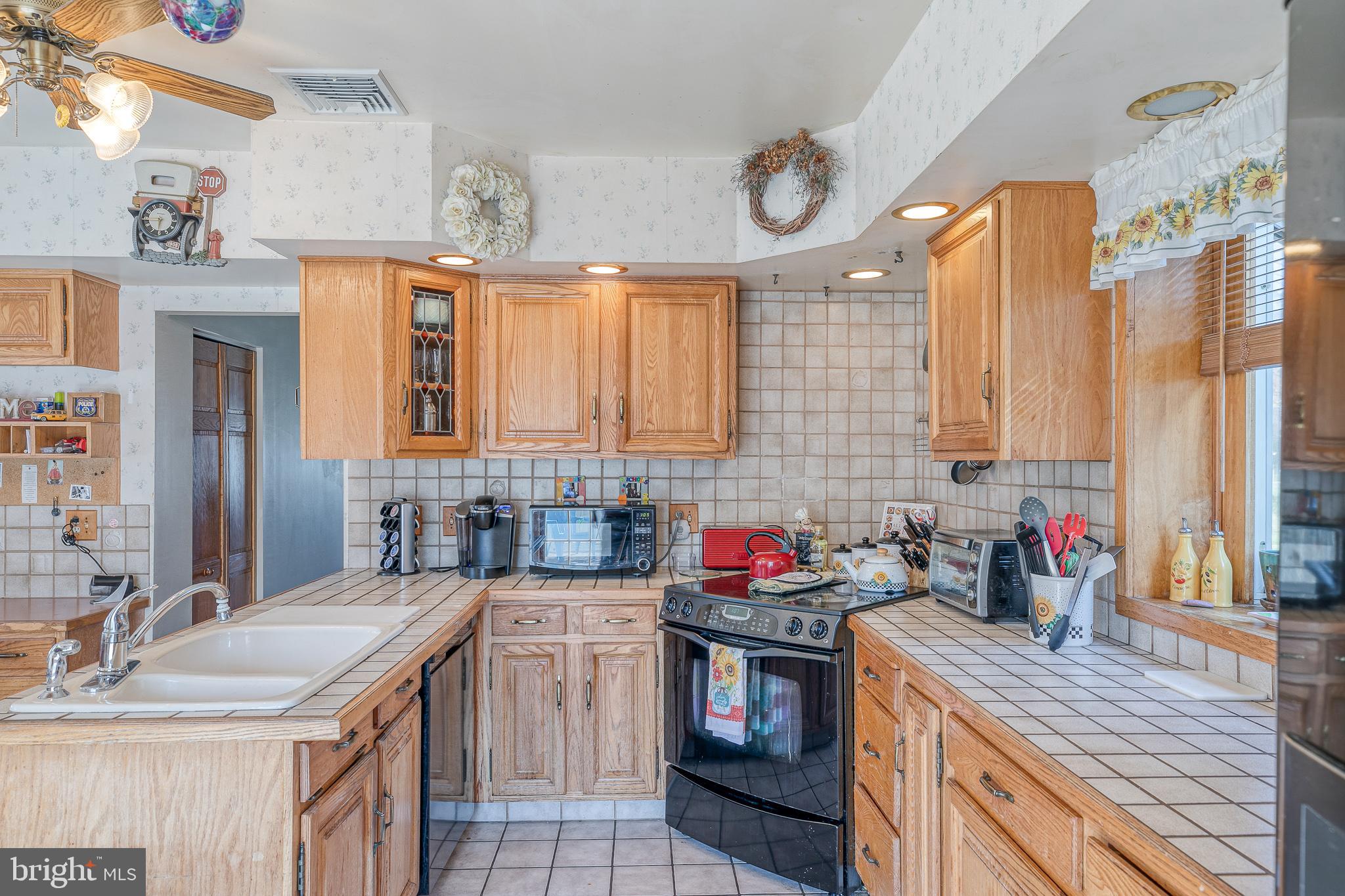 3332 Welsh Road Philadelphia, PA 19136 - Photo 21 of 49 Kitchen