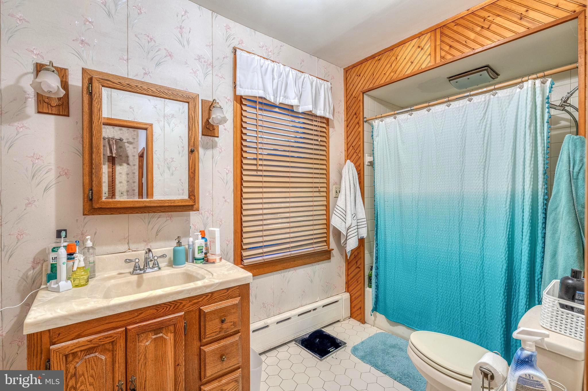 3332 Welsh Road Philadelphia, PA 19136 - Photo 40 of 49 Full upstairs Bath