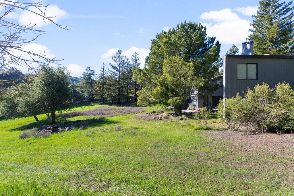 27600 Altamont Road Los Altos Hills, CA 94022 - Photo 12 of 37