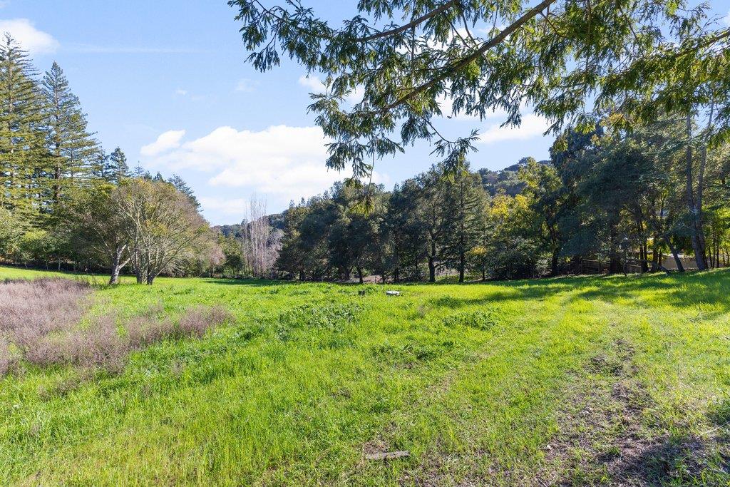 27600 Altamont Road Los Altos Hills, CA 94022 - Photo 16 of 37