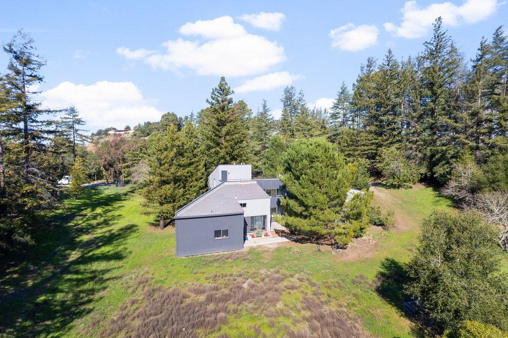 27600 Altamont Road Los Altos Hills, CA 94022 - Photo 22 of 37