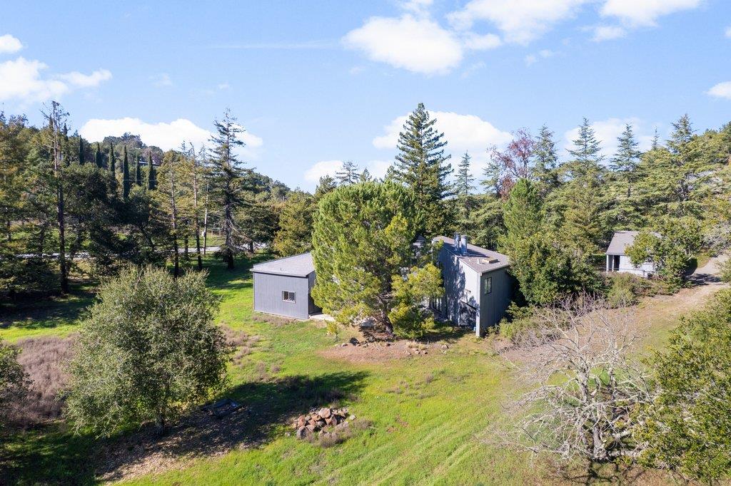 27600 Altamont Road Los Altos Hills, CA 94022 - Photo 24 of 37