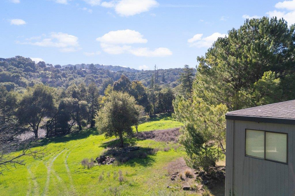 27600 Altamont Road Los Altos Hills, CA 94022 - Photo 26 of 37