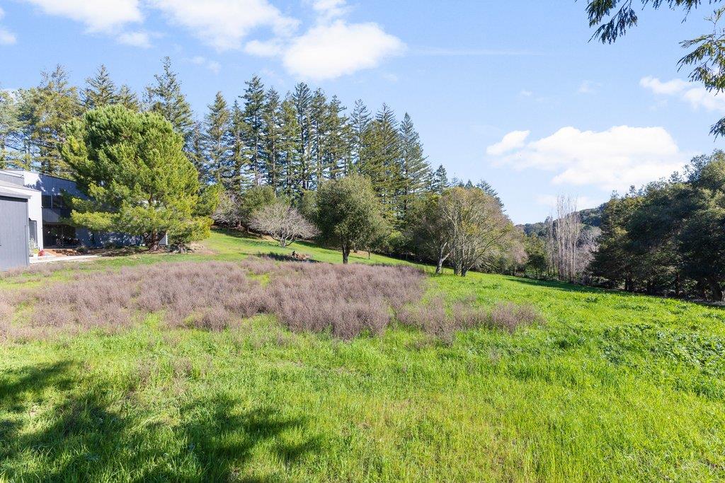 27600 Altamont Road Los Altos Hills, CA 94022 - Photo 28 of 37