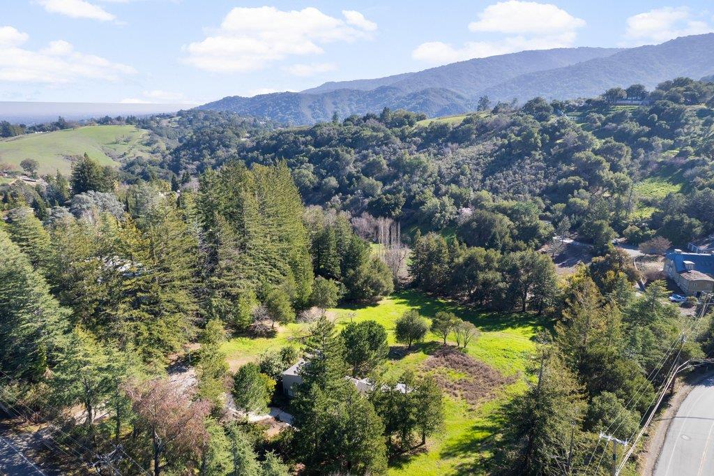 27600 Altamont Road Los Altos Hills, CA 94022 - Photo 29 of 37