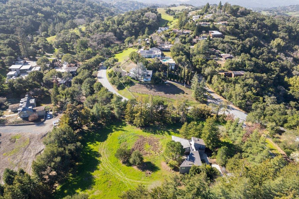 27600 Altamont Road Los Altos Hills, CA 94022 - Photo 30 of 37