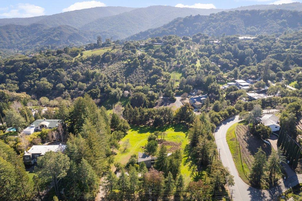 27600 Altamont Road Los Altos Hills, CA 94022 - Photo 32 of 37