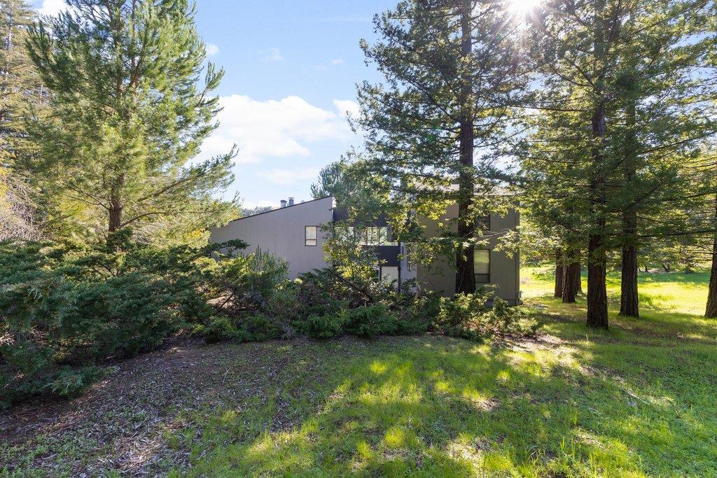 27600 Altamont Road Los Altos Hills, CA 94022 - Photo 10 of 37
