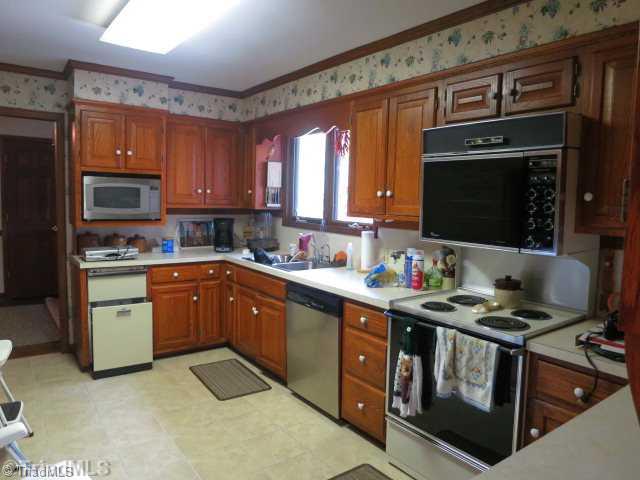 3181 Guerrant Springs Road Ruffin, NC 27326 - Photo 4 of 16 Kitchen.