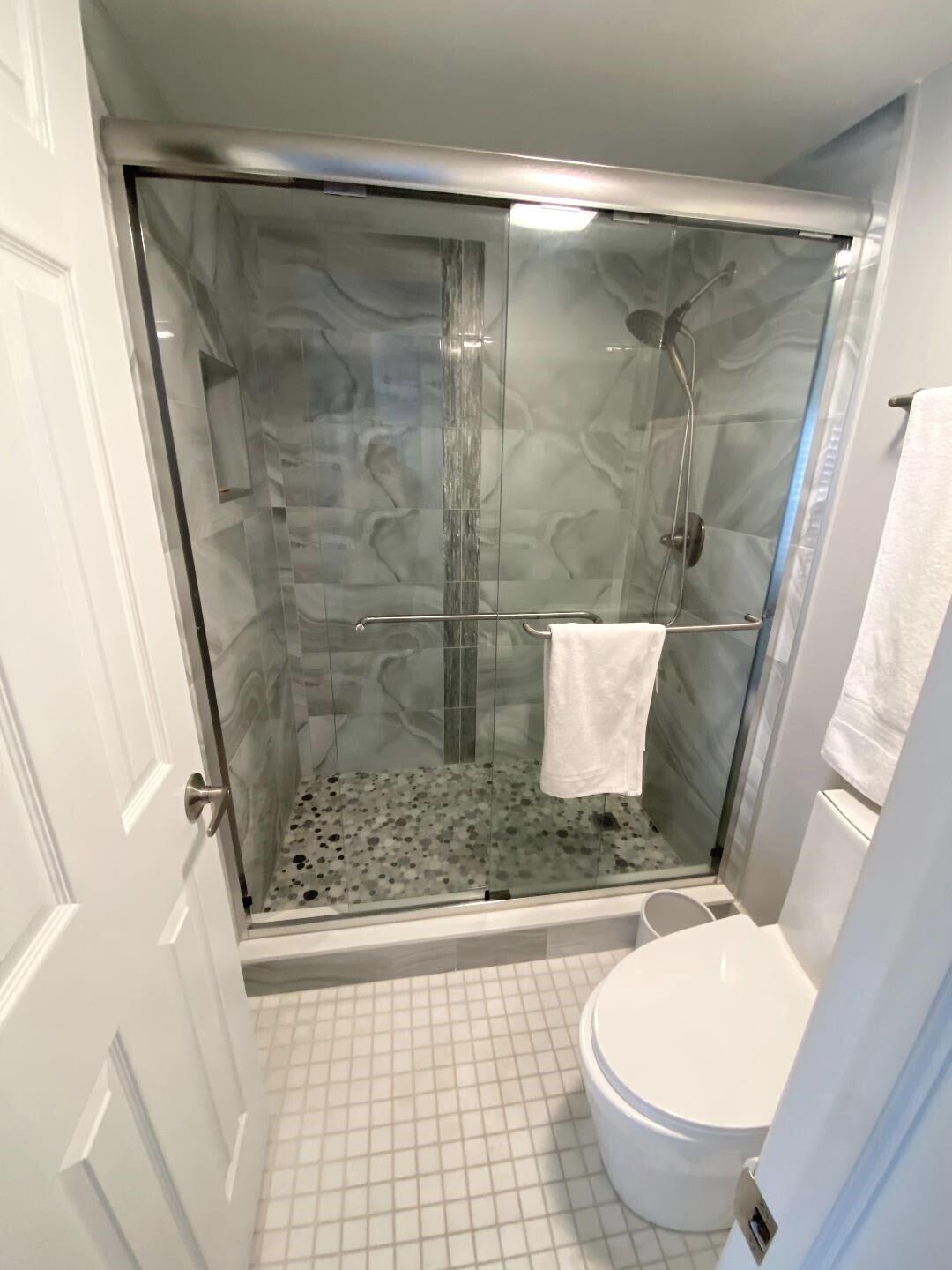 1435 Southwest 27th Avenue, Unit 101 Delray Beach, FL 33445 - Photo 15 of 59 Master bathroom