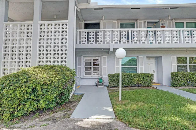 $185,000 | 1435 Southwest 27th Avenue, Unit 101, Delray Beach, FL 33445