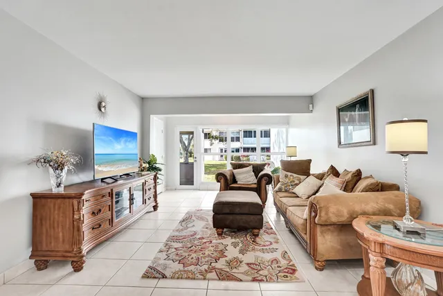 $185,000 | 1435 Southwest 27th Avenue, Unit 101, Delray Beach, FL 33445