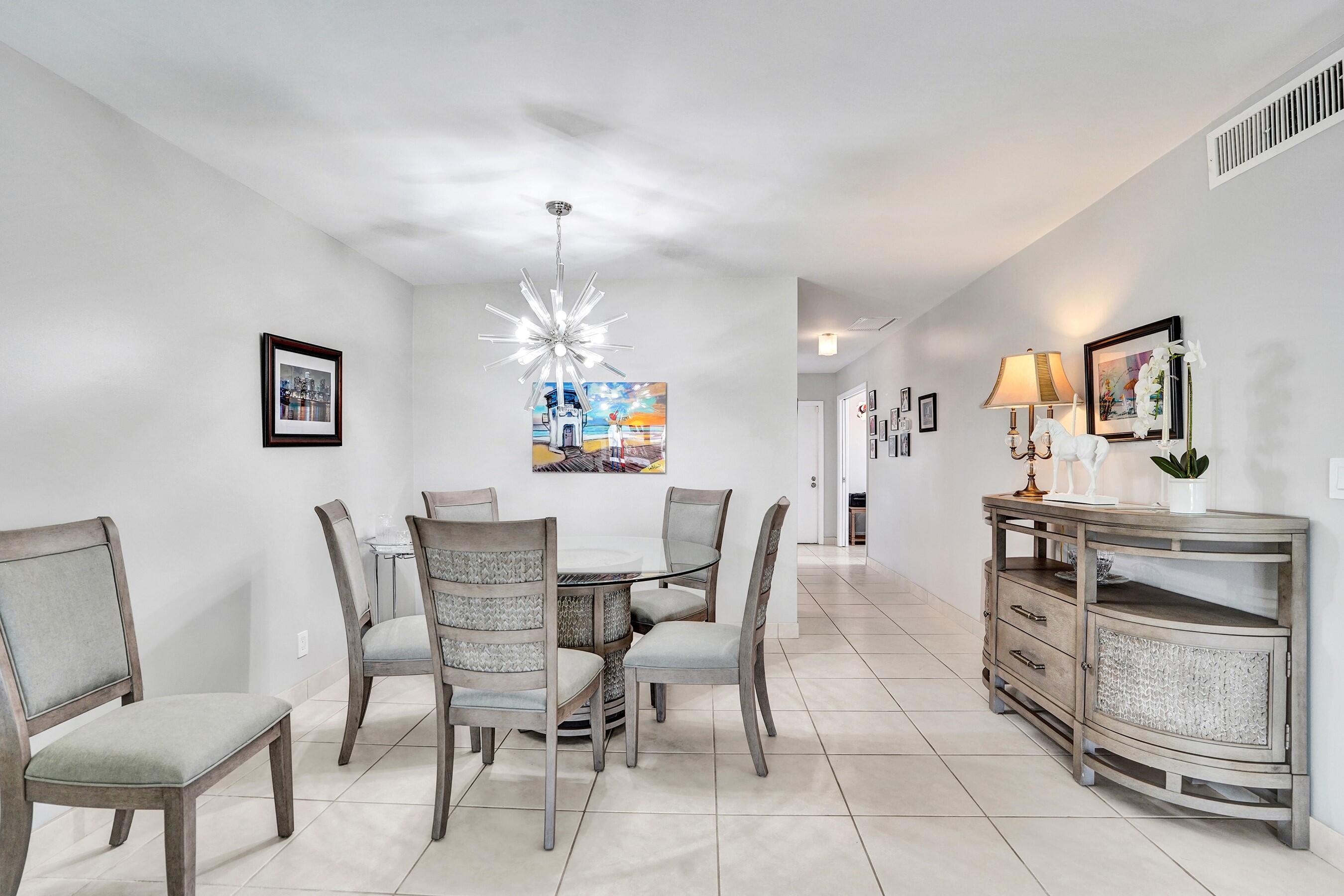 1435 Southwest 27th Avenue, Unit 101 Delray Beach, FL 33445 - Photo 8 of 59 Dining area