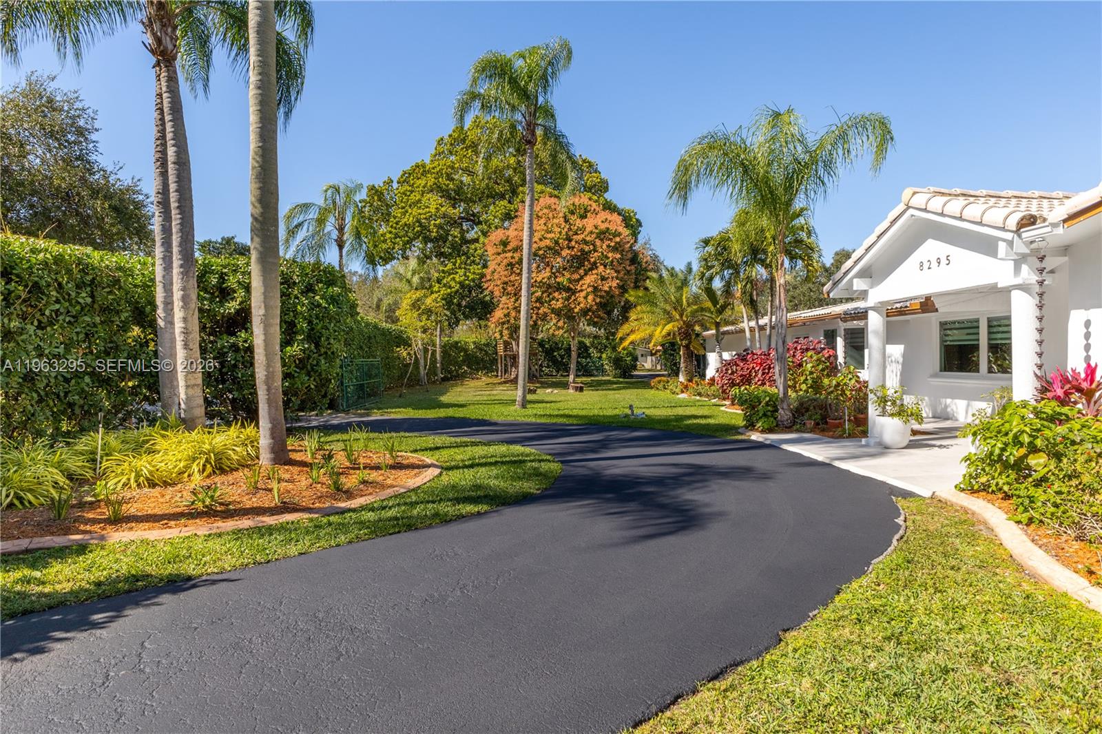 8295 Southwest 116th Street Miami, FL 33156 - Photo 4 of 45