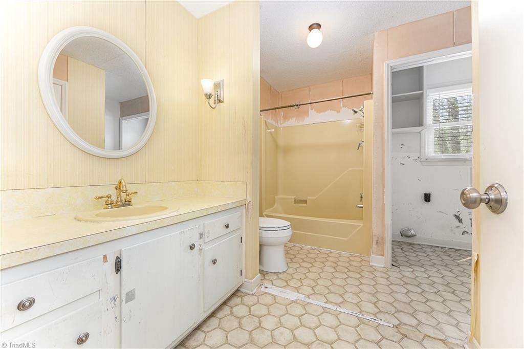 1430 Chesterfield Road Lewisville, NC 27023 - Photo 27 of 39 Gallery Image 27