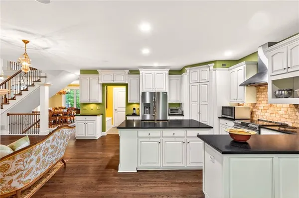 $750,000 | 8829 North Glenwood Avenue, Kansas City, MO 64157