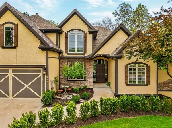 $750,000 | 8829 North Glenwood Avenue, Kansas City, MO 64157