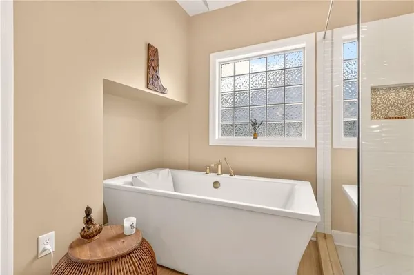 $750,000 | 8829 North Glenwood Avenue, Kansas City, MO 64157