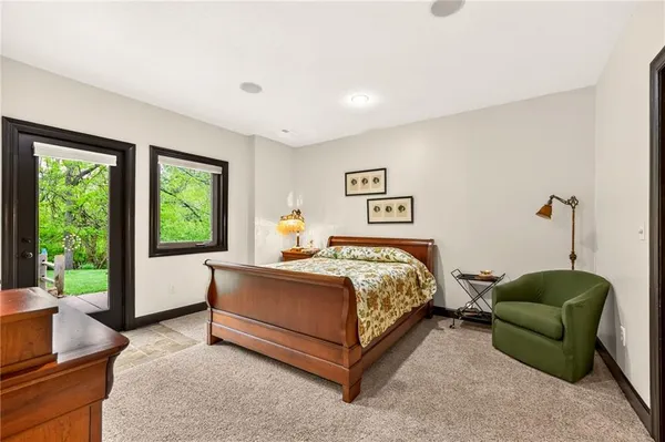 $750,000 | 8829 North Glenwood Avenue, Kansas City, MO 64157