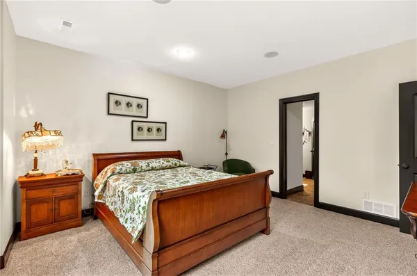 $750,000 | 8829 North Glenwood Avenue, Kansas City, MO 64157