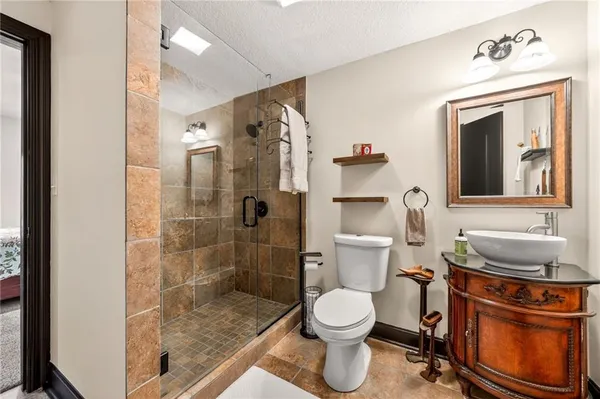 $750,000 | 8829 North Glenwood Avenue, Kansas City, MO 64157