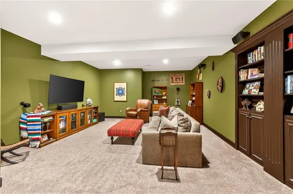 $750,000 | 8829 North Glenwood Avenue, Kansas City, MO 64157