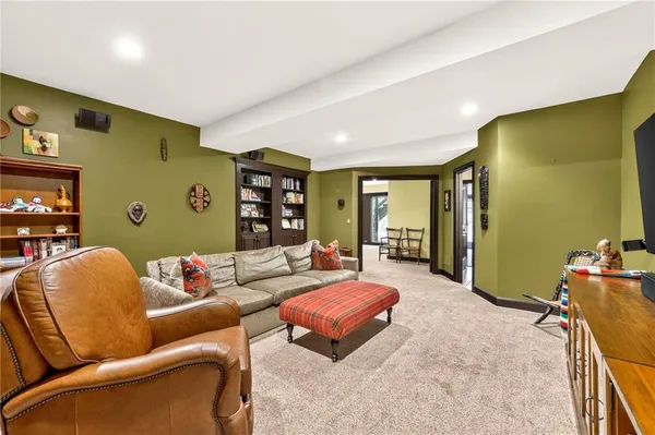 $750,000 | 8829 North Glenwood Avenue, Kansas City, MO 64157