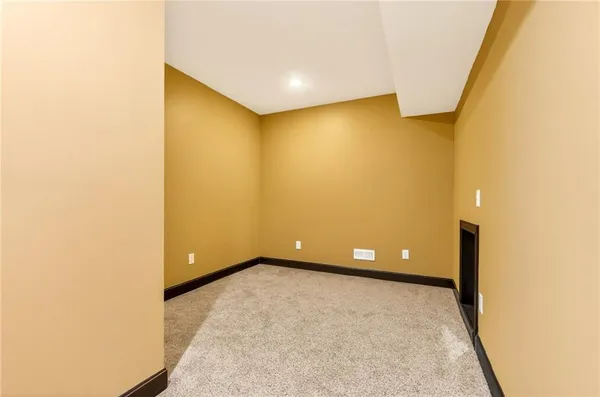 $750,000 | 8829 North Glenwood Avenue, Kansas City, MO 64157