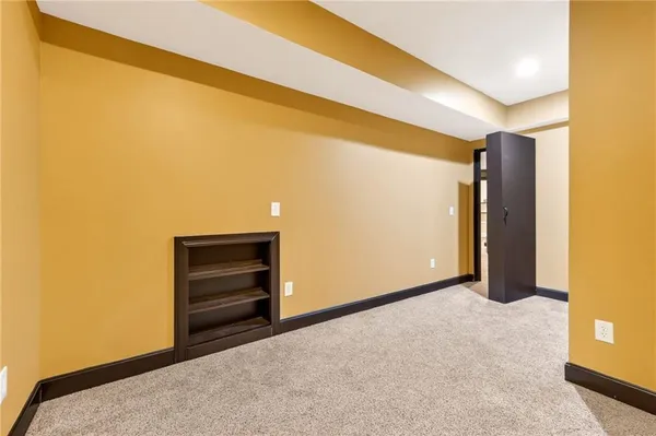 $750,000 | 8829 North Glenwood Avenue, Kansas City, MO 64157