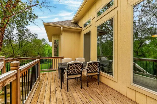 $750,000 | 8829 North Glenwood Avenue, Kansas City, MO 64157