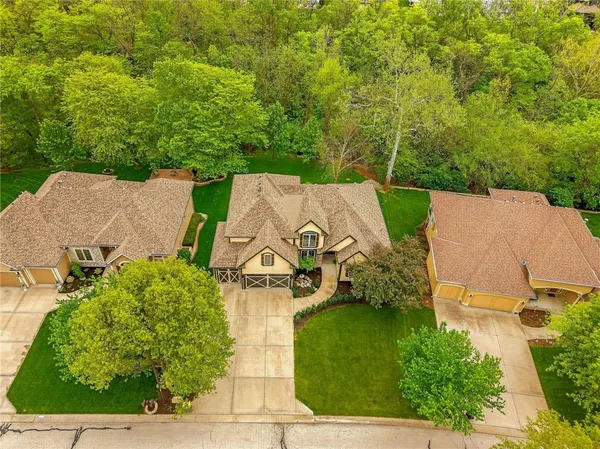 $750,000 | 8829 North Glenwood Avenue, Kansas City, MO 64157